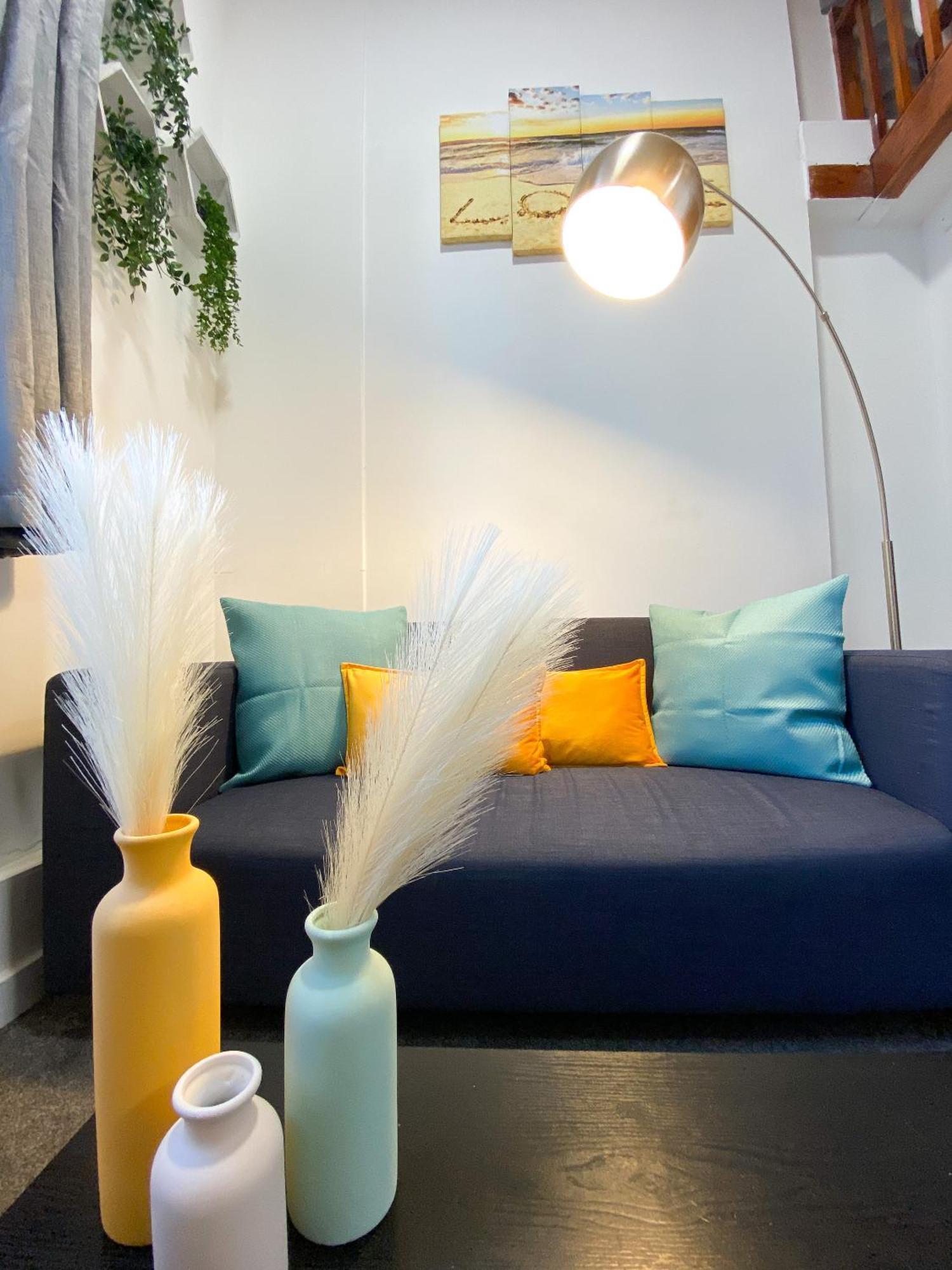 Modern Studios Queenspark London Room photo